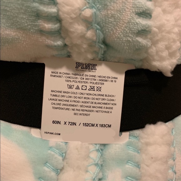 Last one!💙VS Pink “Need More Naps” Sherpa Blanket - Picture 5 of 5